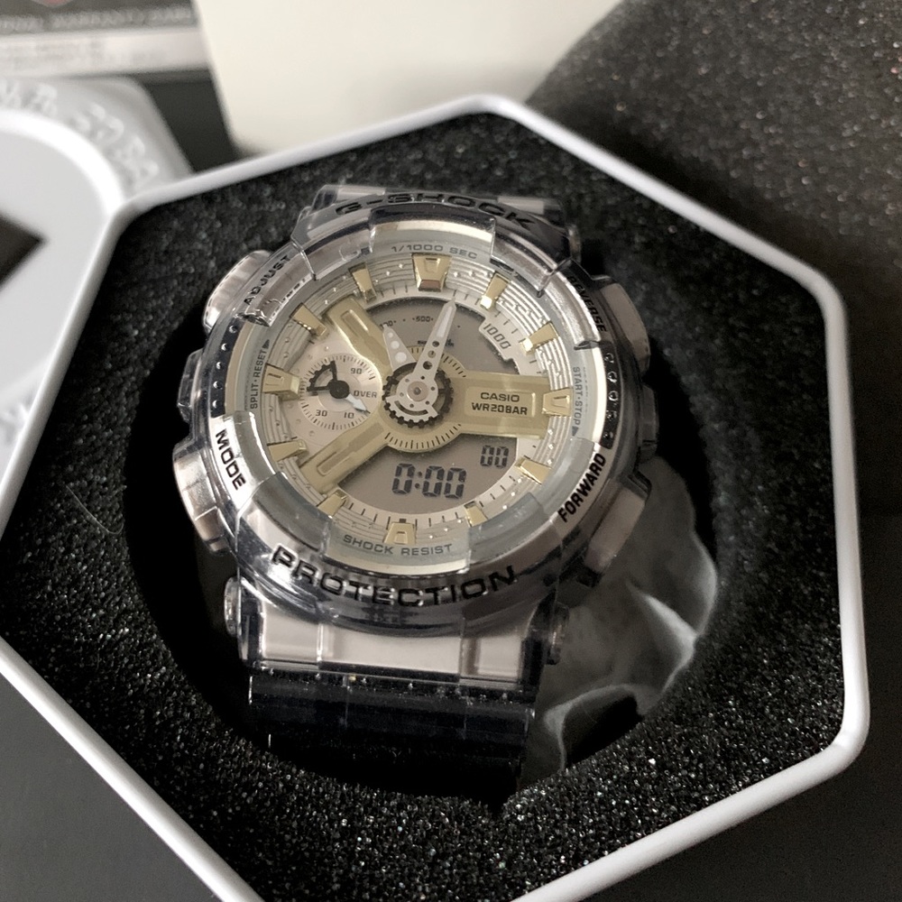 Womens G Shock GMAS110GS-8A.